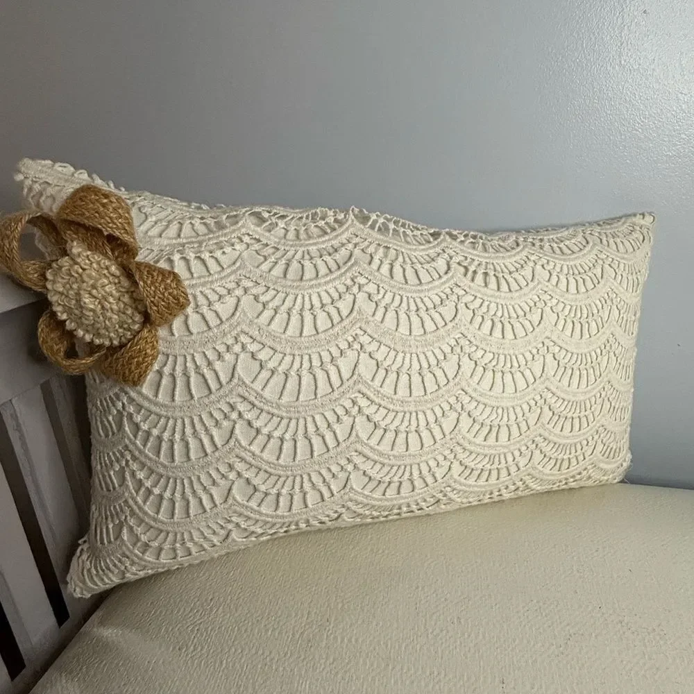 Vintage Throw Pillow Shell Pattern 12 X 20 Cream With Scalloped Edges